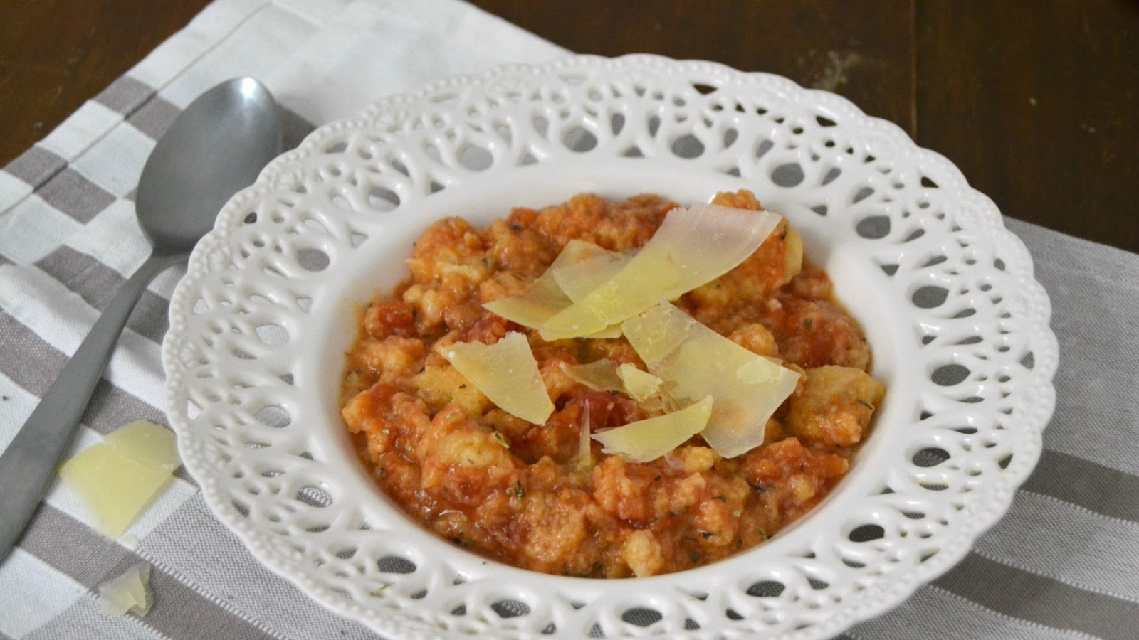 Sopa italiana de tomate y pan. Pappa al pomodoro