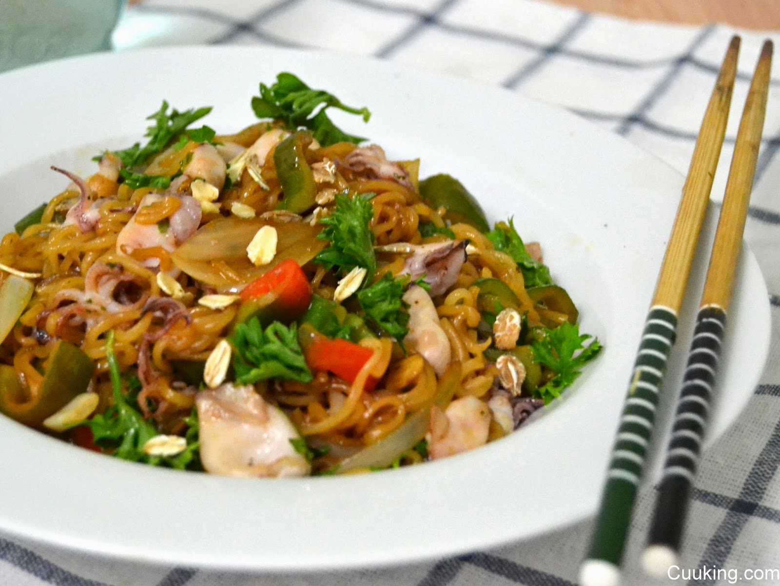 Pad Thai con chipirones (Fideos fritos al estilo tailandes)