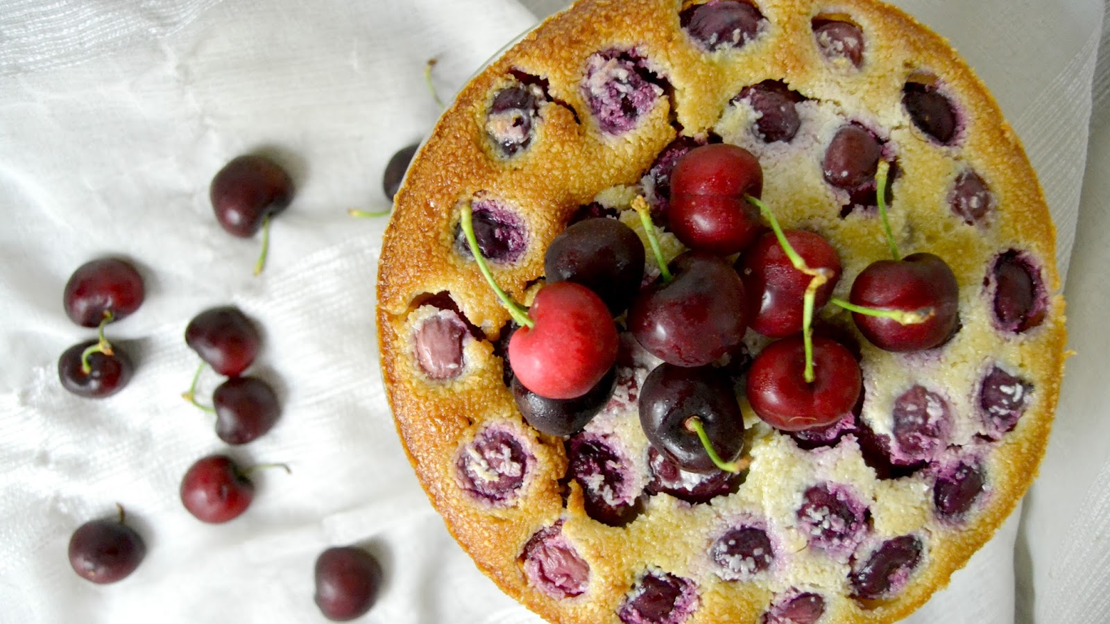 Pastel de cerezas y coco (Clafoutis)