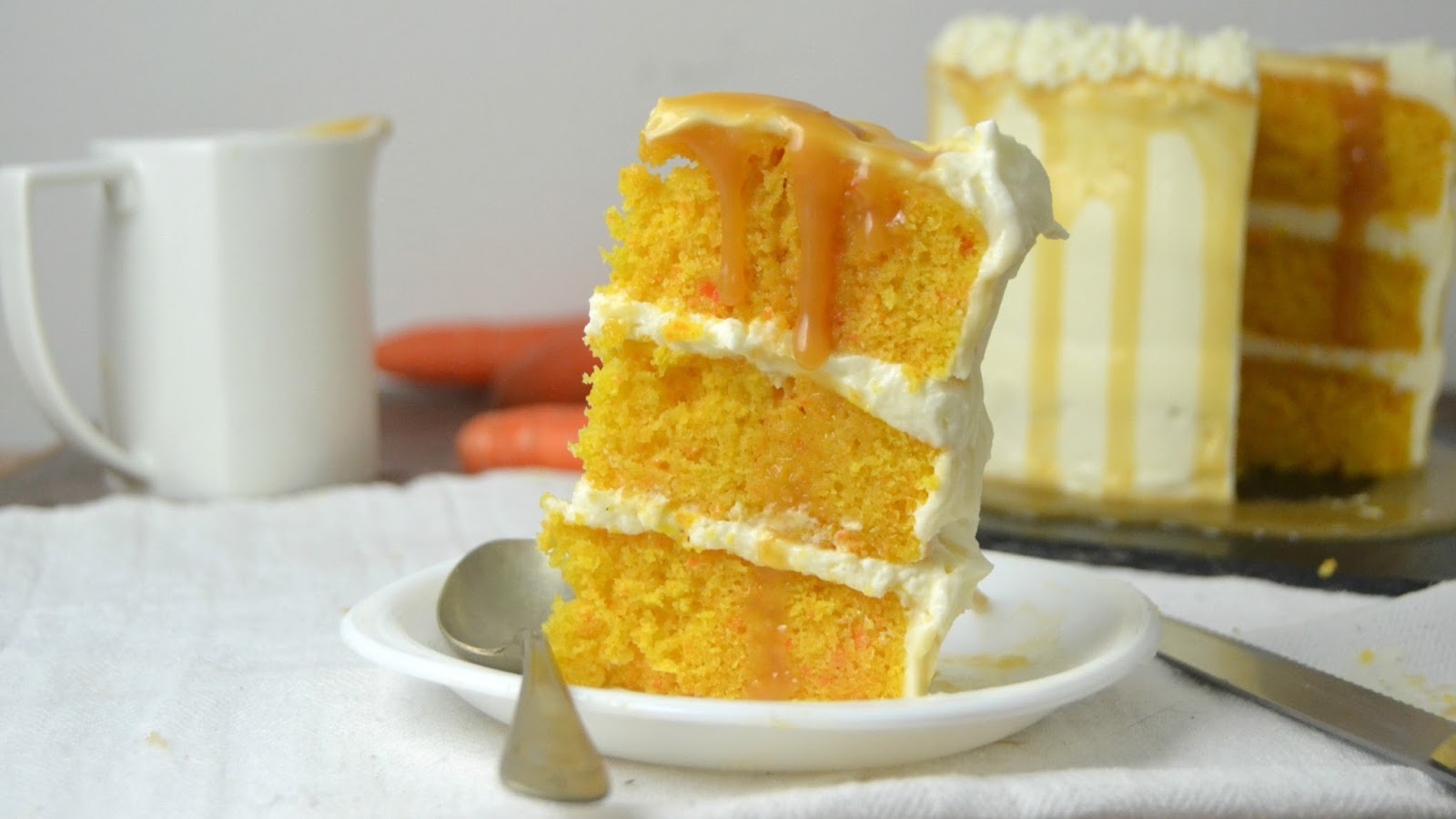 Tarta de zanahoria, mascarpone y caramelo salado