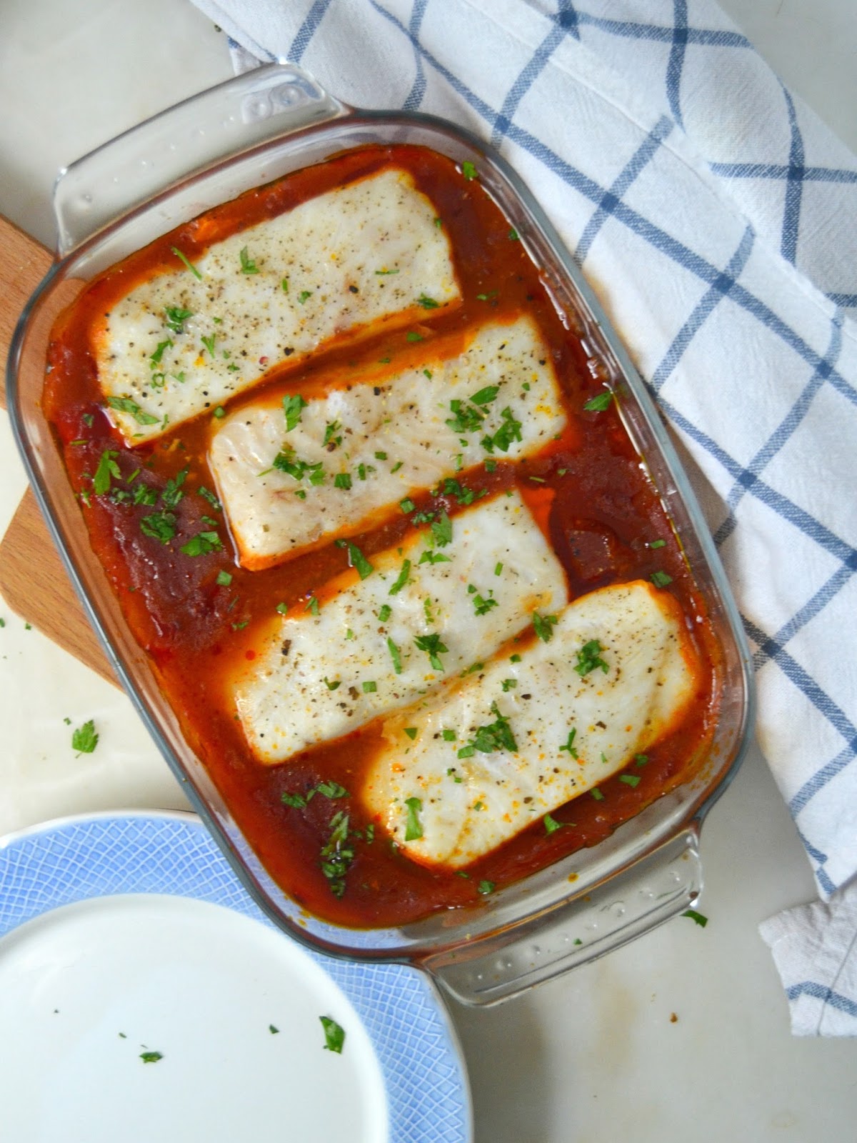 Merluza con tomate al horno ¡Fácil, sana y deliciosa!