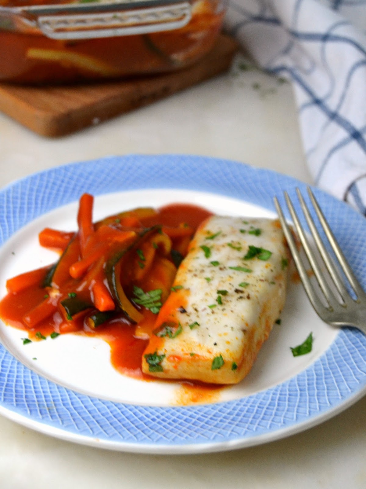 Merluza con tomate al horno ¡Fácil, sana y deliciosa!