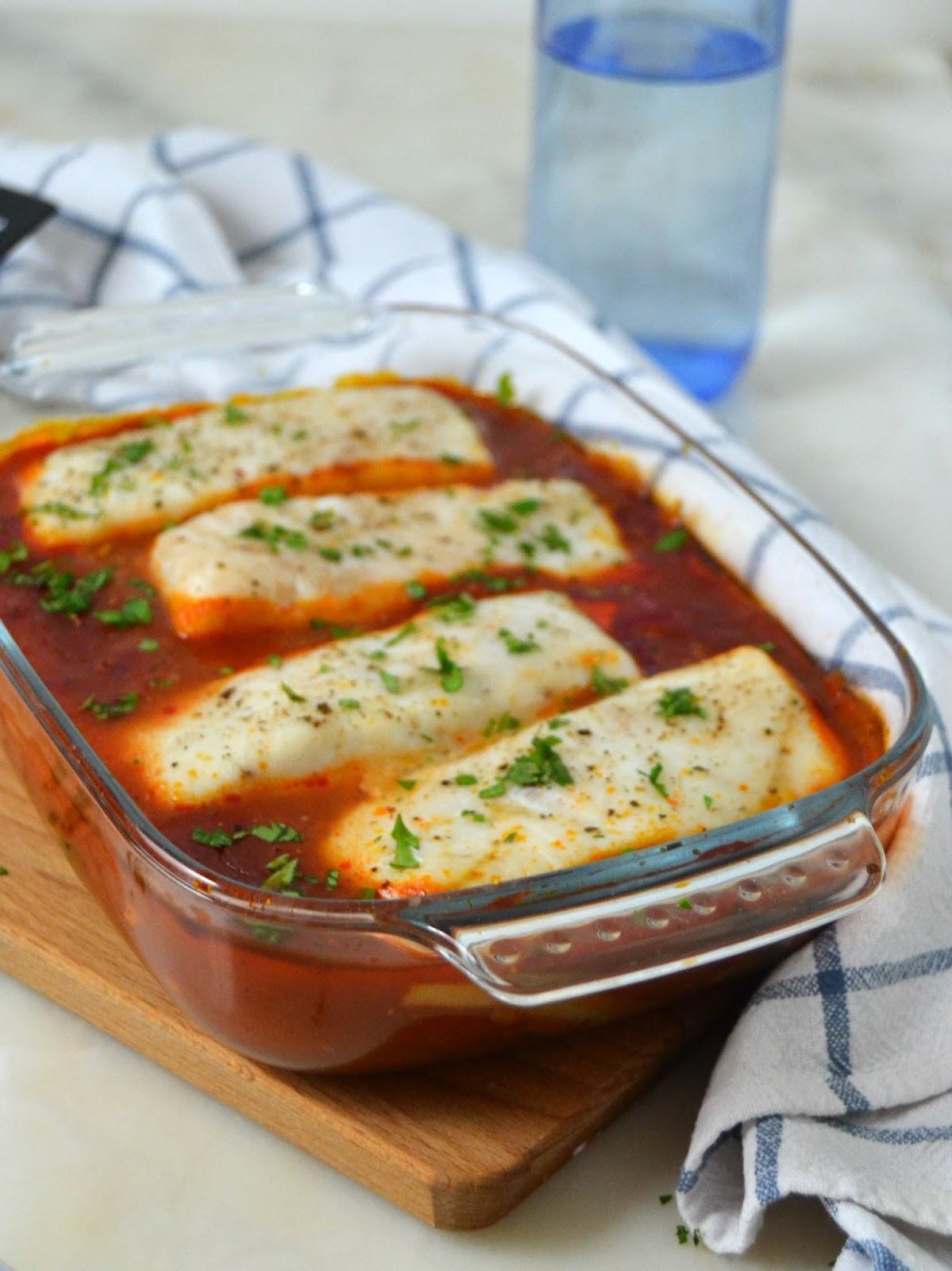 Merluza con tomate al horno ¡Fácil, sana y deliciosa!