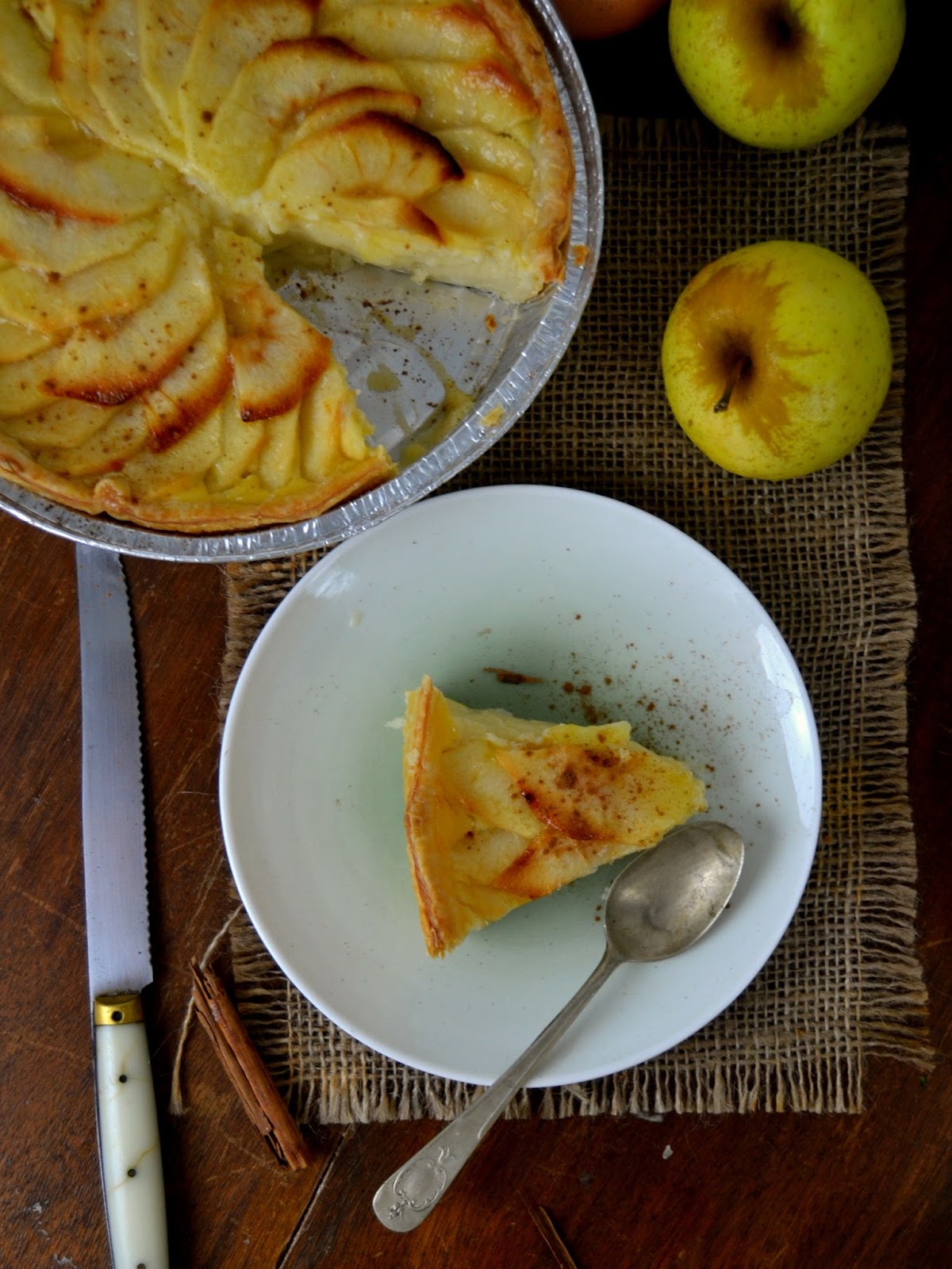 Tarta de manzana con crema