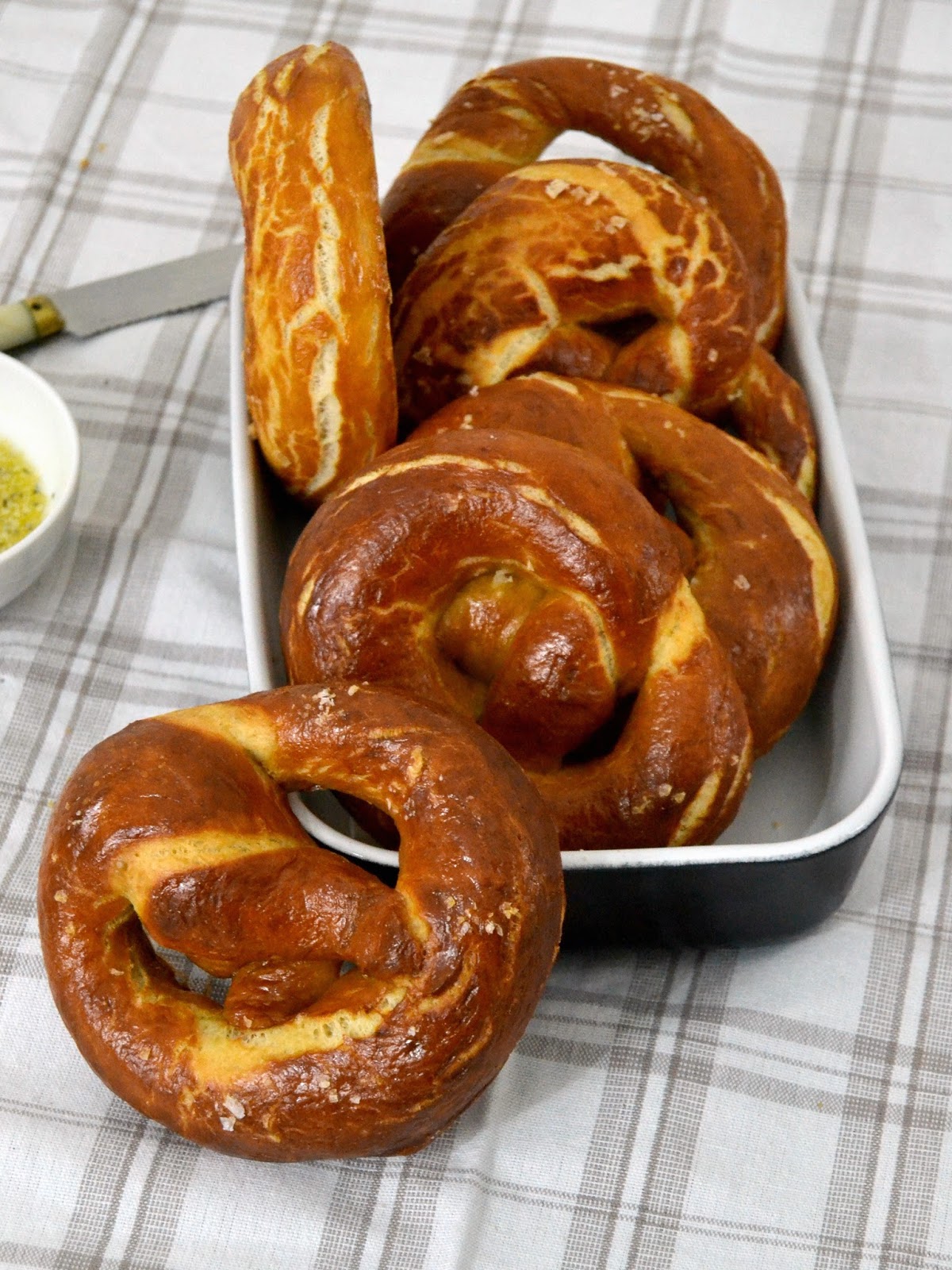 receta de pretzels. Panecillos alemanes