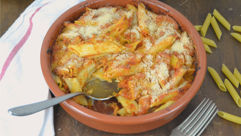 Macarrones con atún al horno. Receta de mi abuela