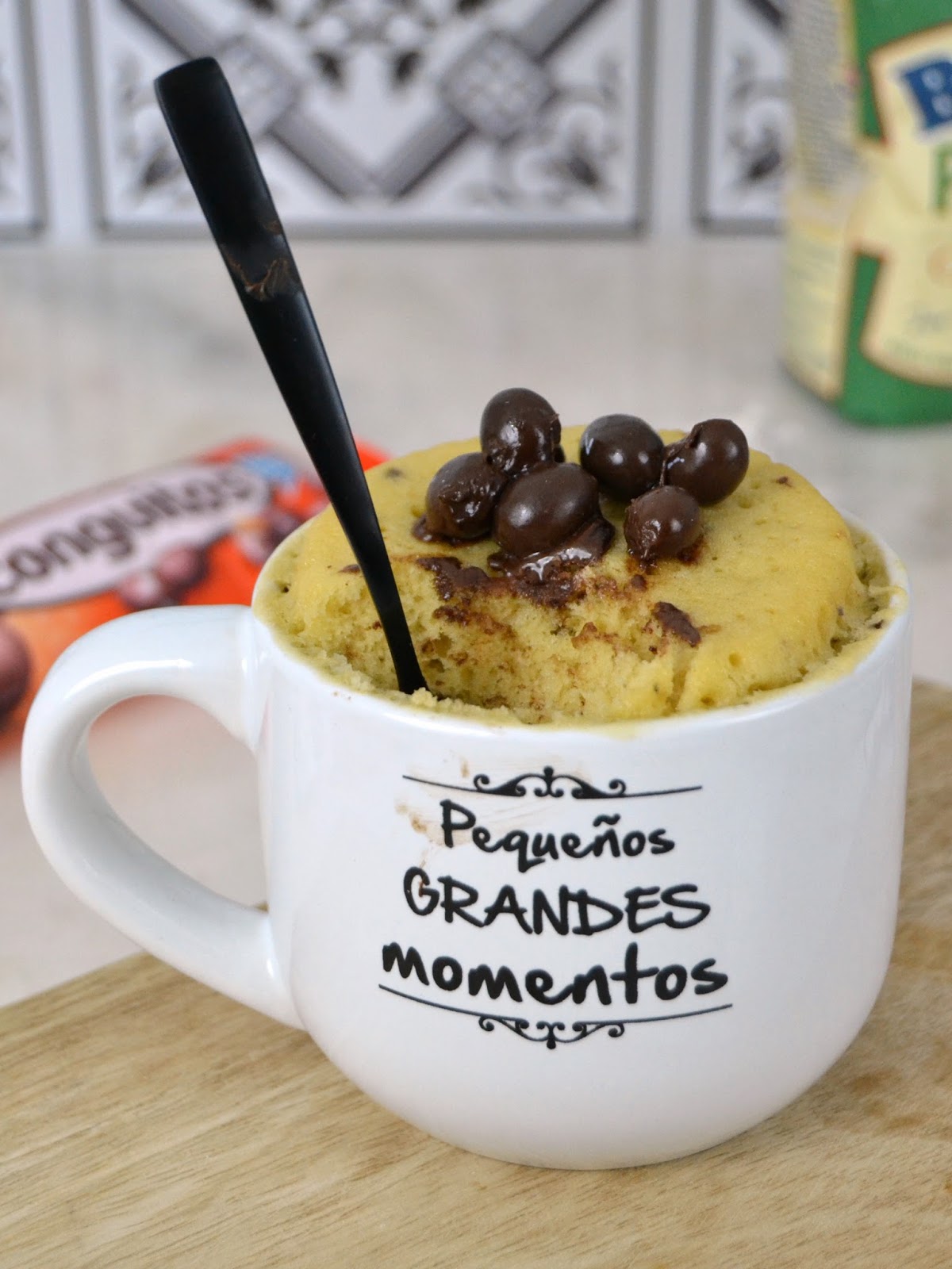 Mug cake de Conguitos. Bizcocho en taza al microondas