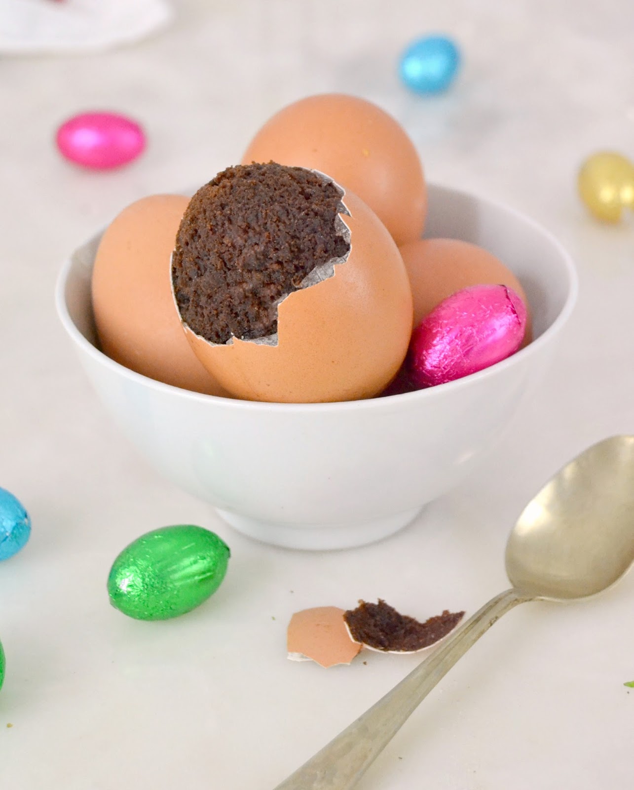 Brownies de Pascua, en cáscara de huevo.