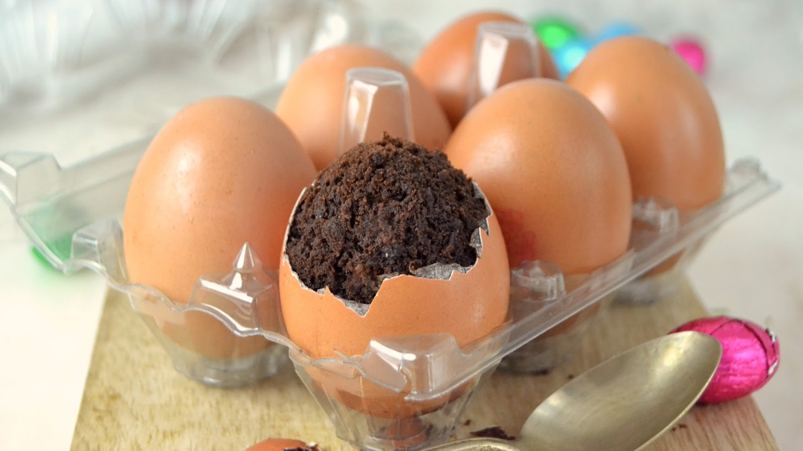 Brownies de Pascua, en cáscara de huevo.