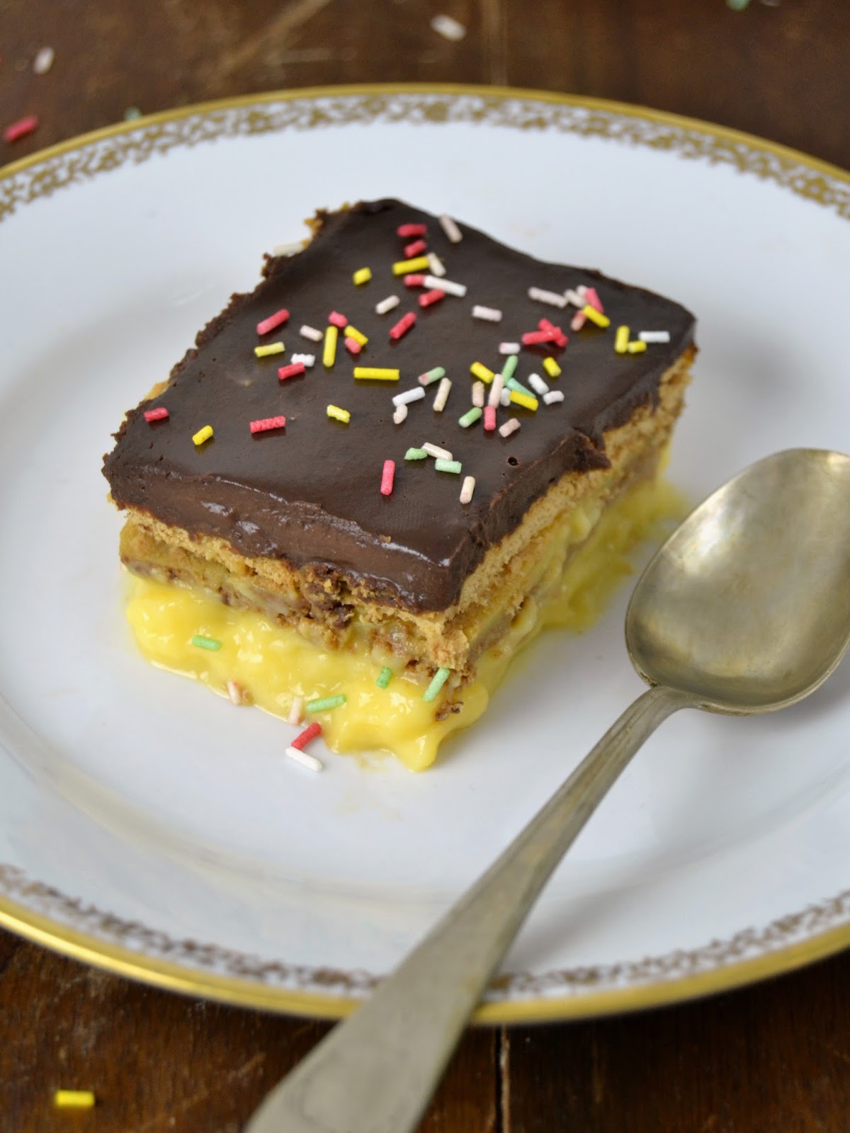 Tarta de flan, galletas y chocolate. tarta de la abuela