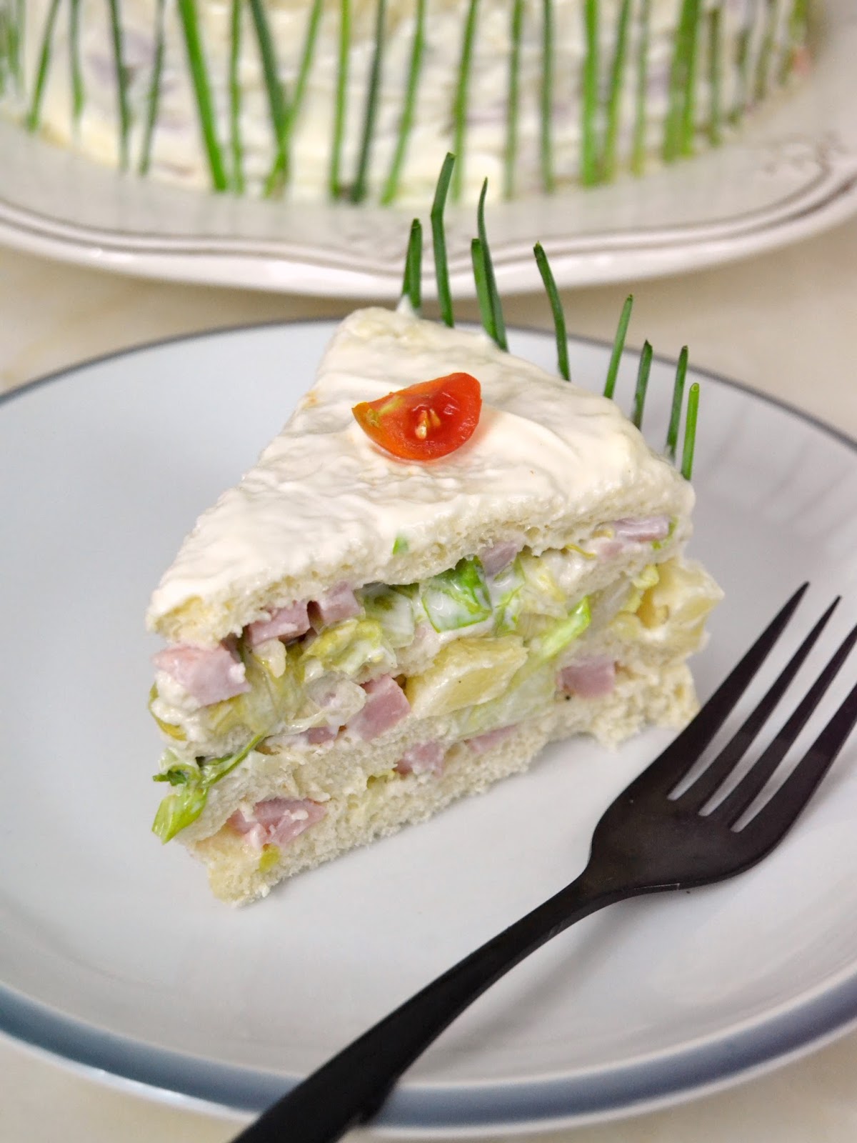 Tarta salada de jamón york y piña con pan de molde 