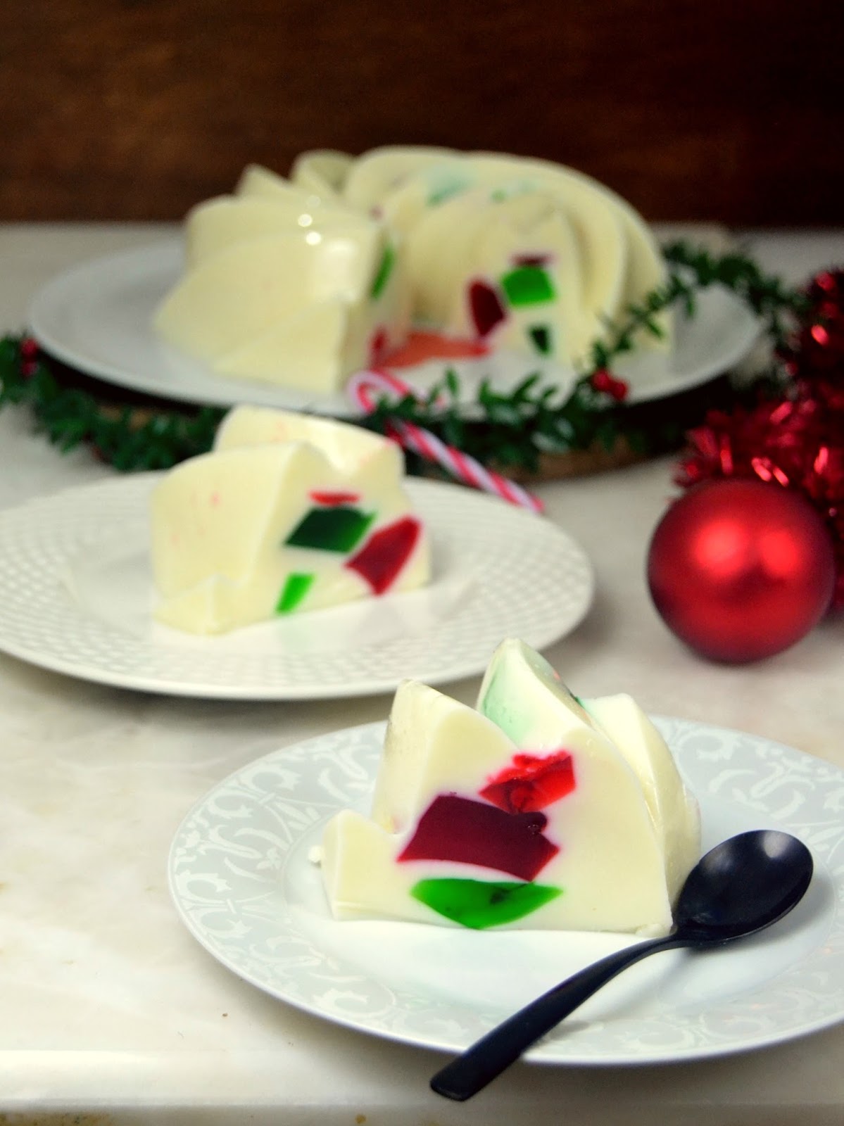 Gelatina de navidad o gelatina de colores con leche condensada