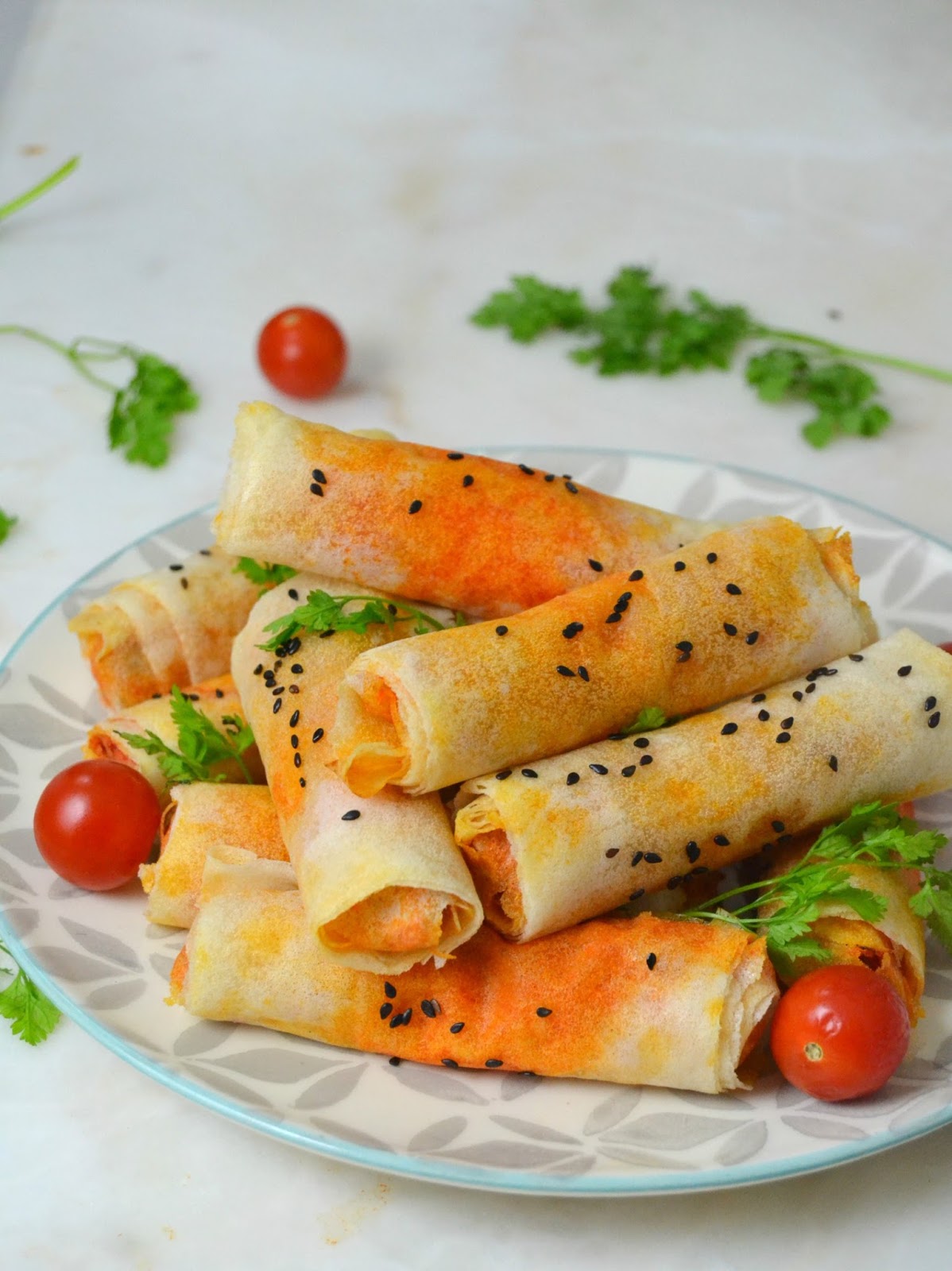 Rollitos de atún con tomate y huevo