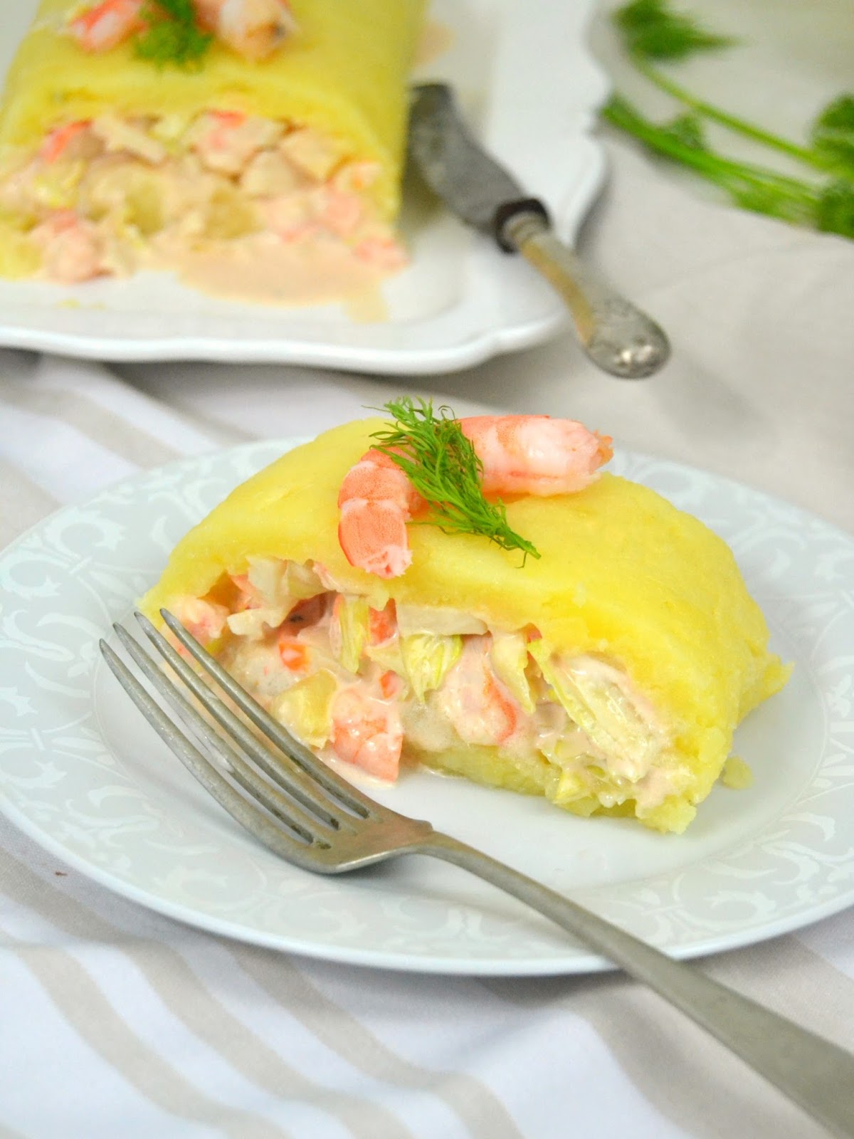 rollo de patata relleno de langostinos