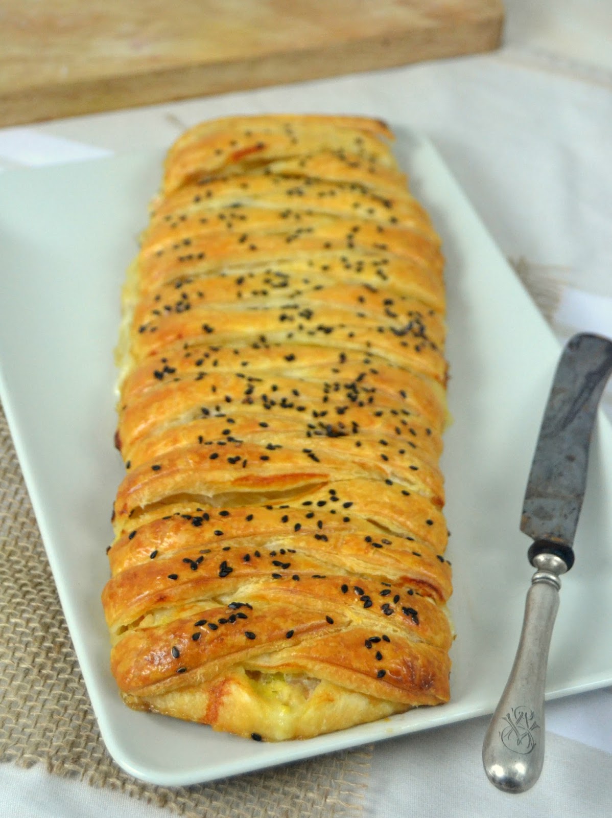 Trenza de hojaldre con gambas y puerros