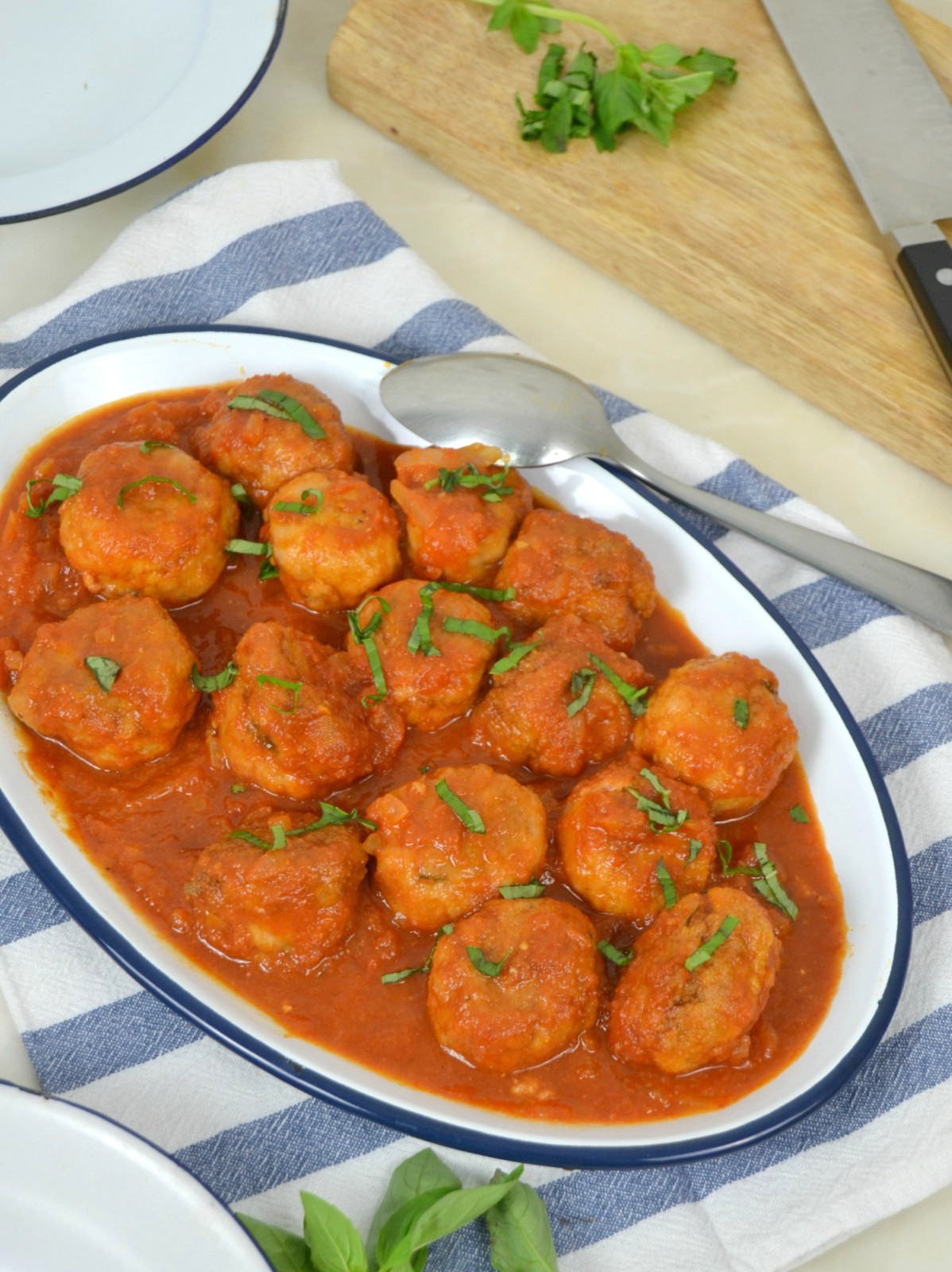 albóndigas con salsa de tomate, receta fácil