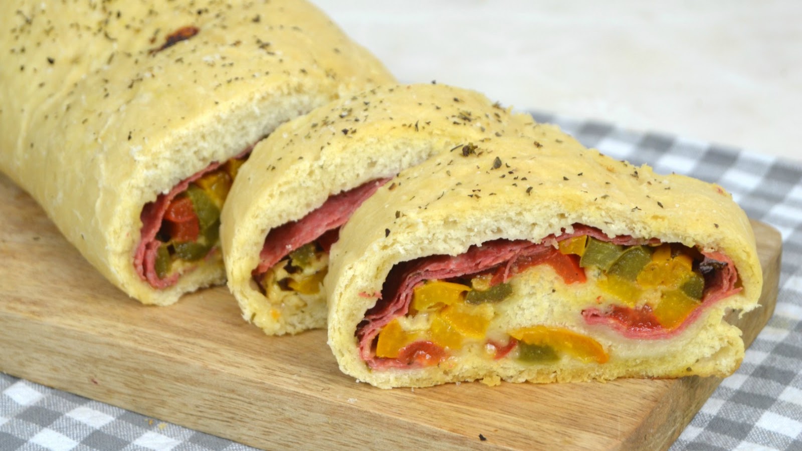 Stromboli o pizza enrollada