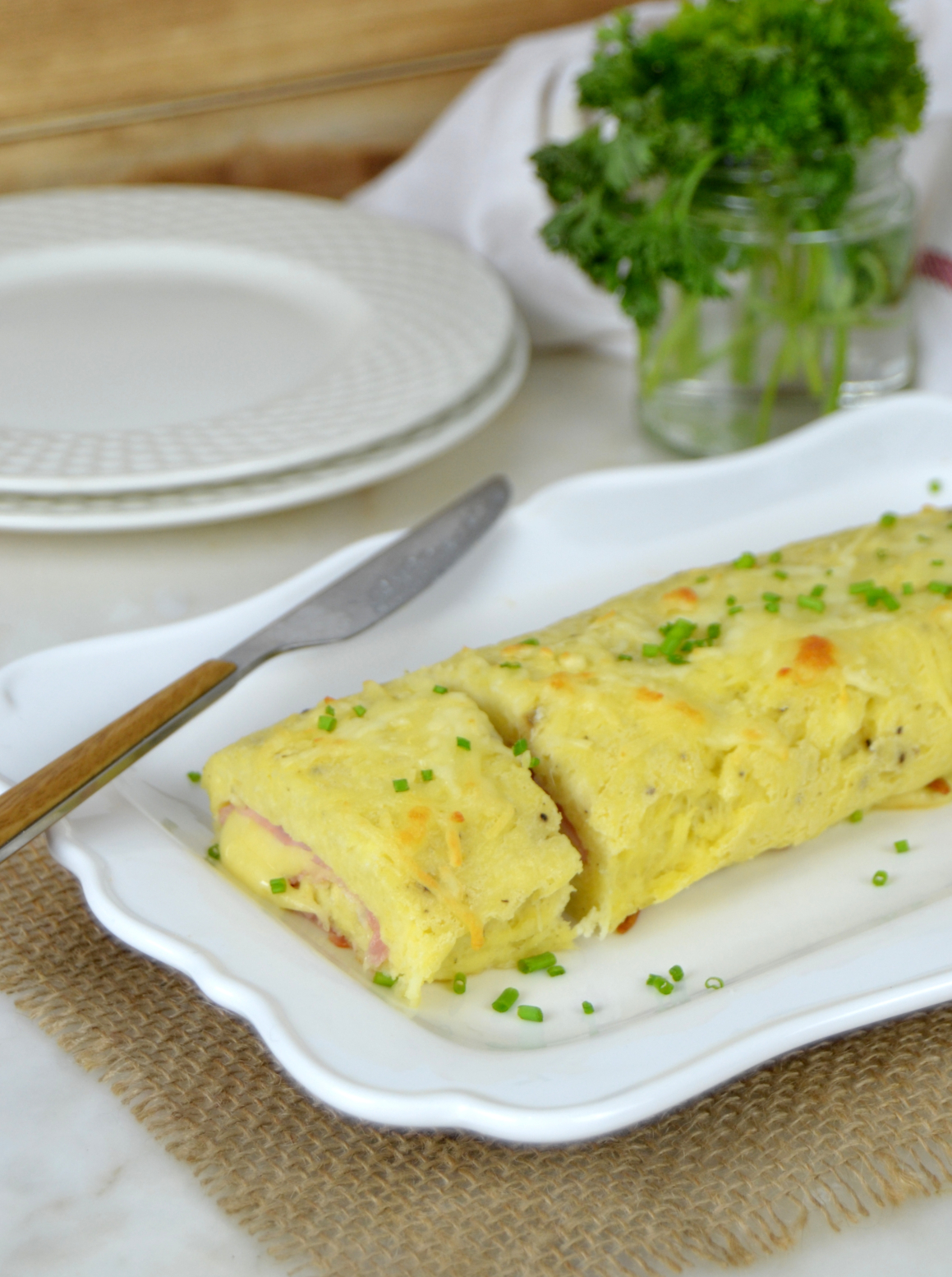 Rollo de patata relleno de jamón y queso