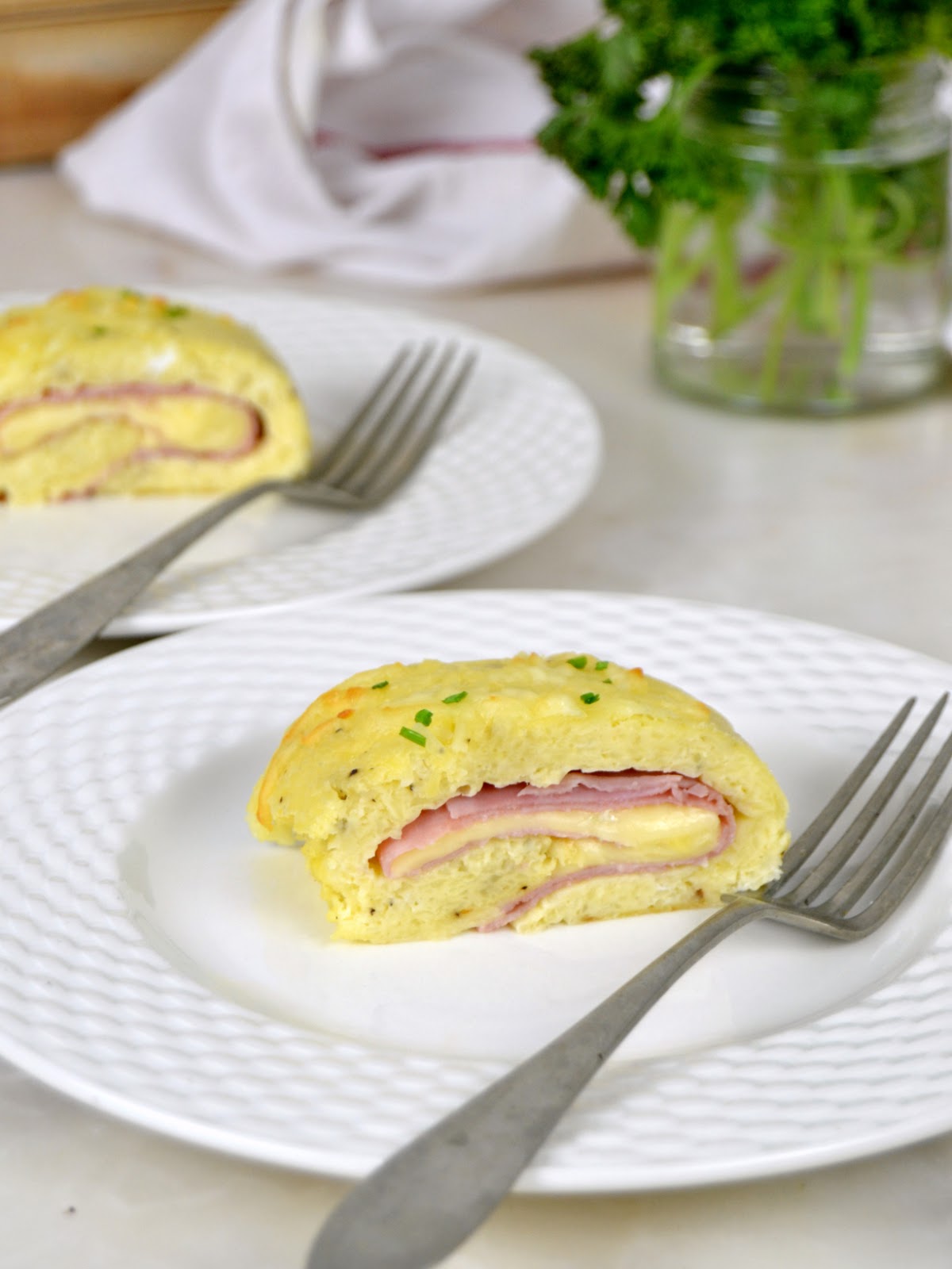 Rollo de patata relleno de jamón y queso