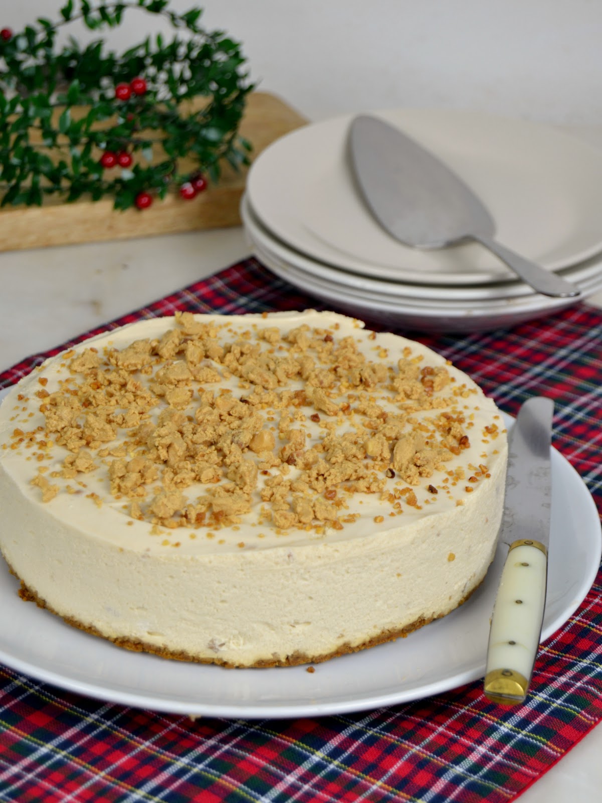 Tarta de queso y turrón, facilísima y sin horno