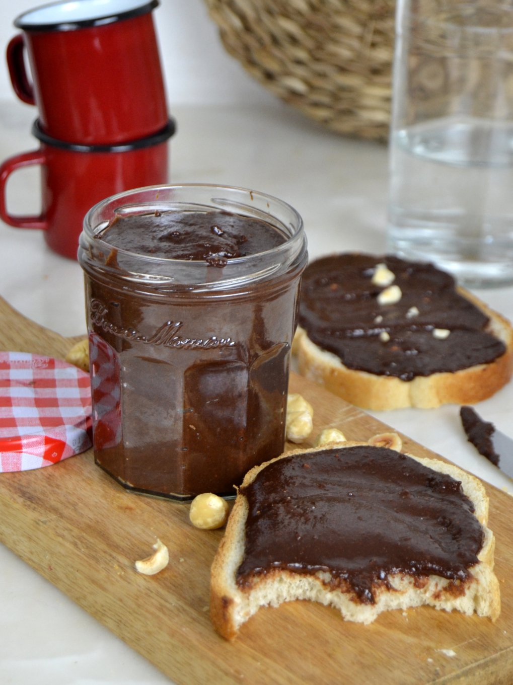 "Nutella" casera. Crema de chocolate y avellanas