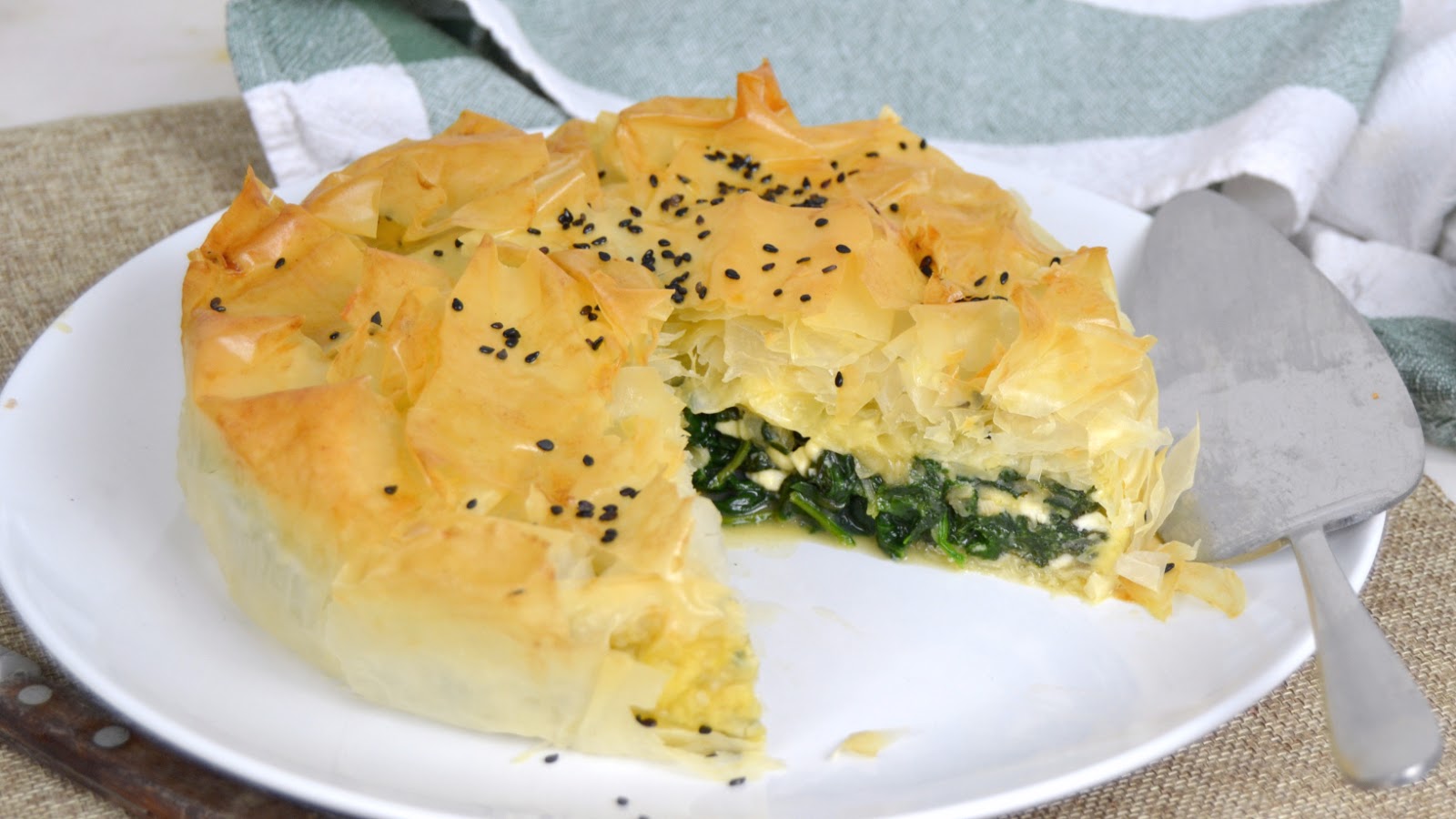 Pastel de espinacas y queso con masa filo