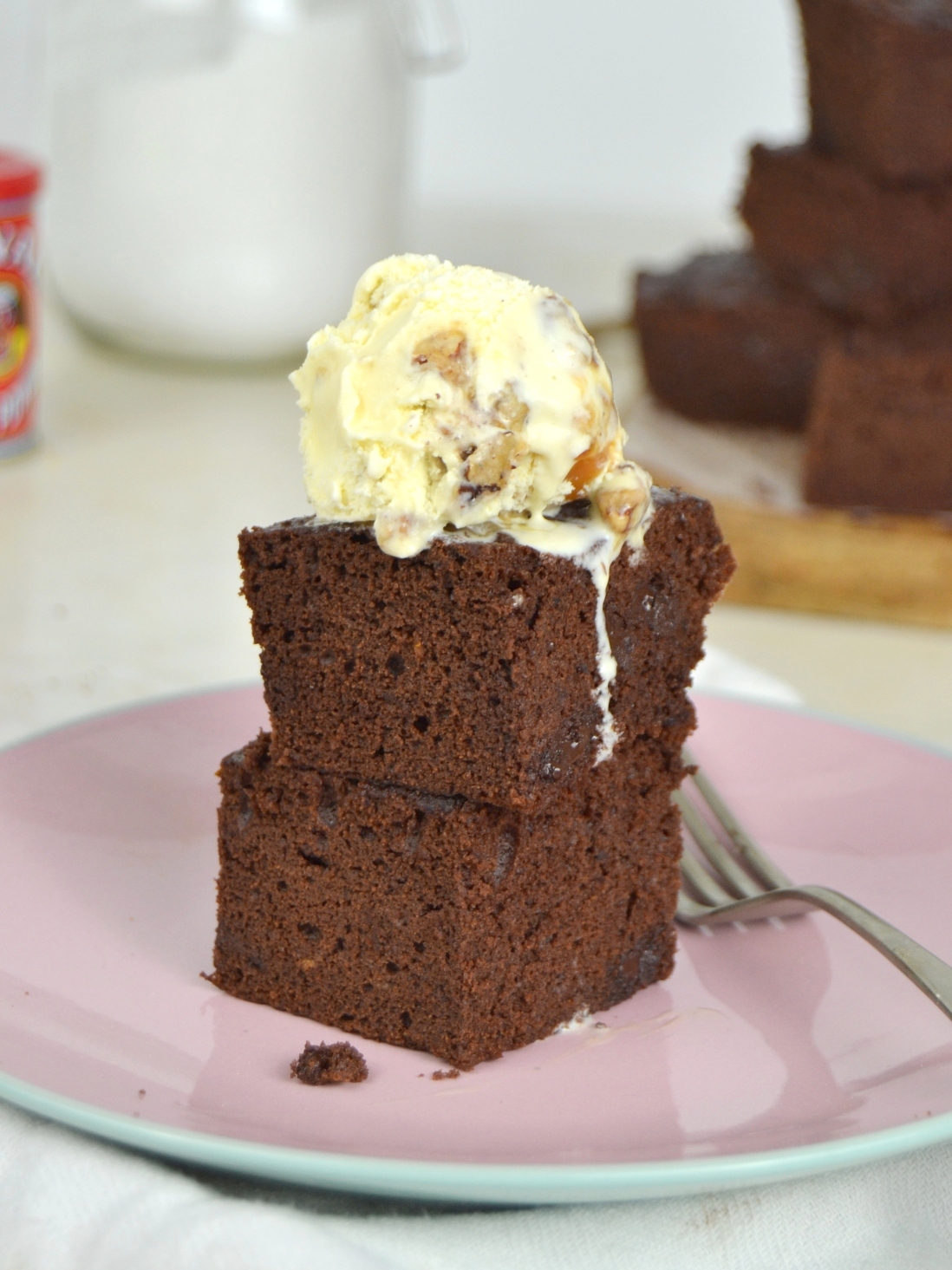 Brownie de chocolate al microondas ¡Sin pesar ingredientes!